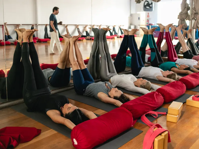 praticar yoga